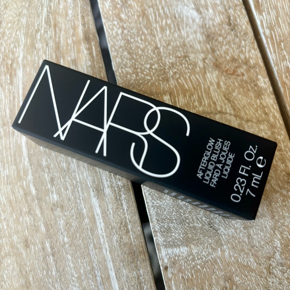 AFTERGLOW LIQUID BLUSH - Picture 5 of 12